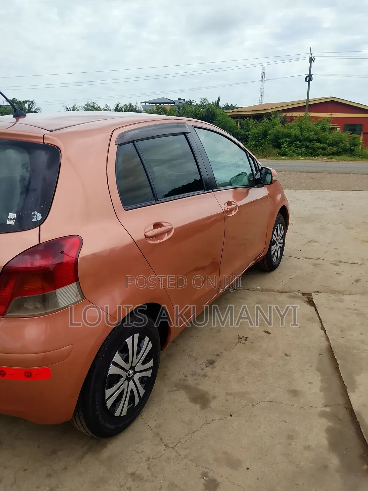 Toyota Vitz 1.3 FWD 3dr 2010 Brown
