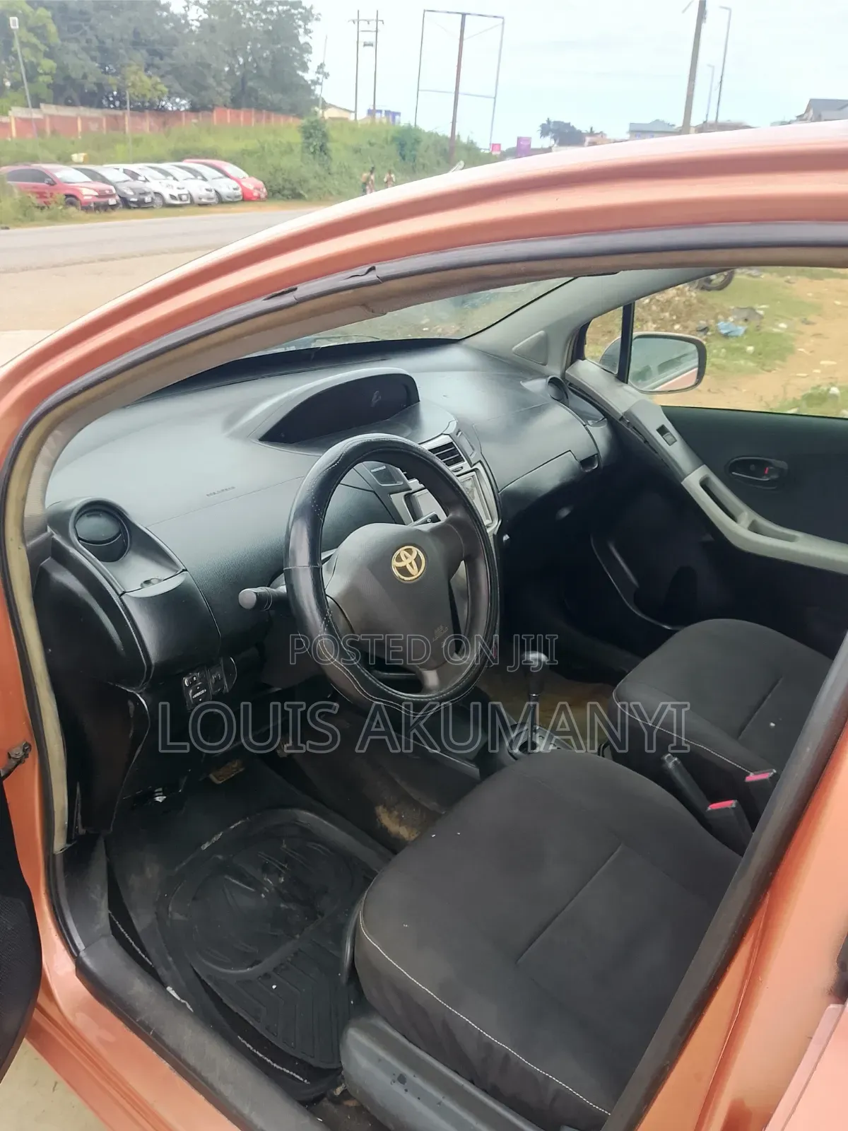 Toyota Vitz 1.3 FWD 3dr 2010 Brown