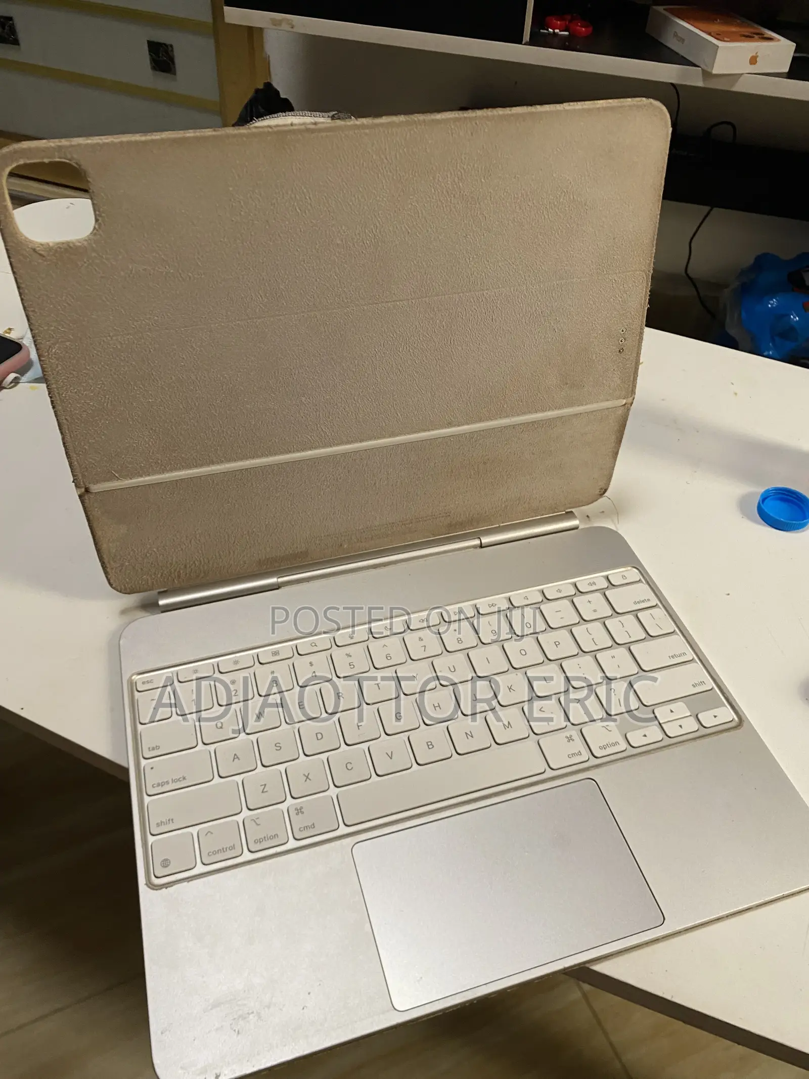 Mack Book Keyboard,neat and in a Good Condition