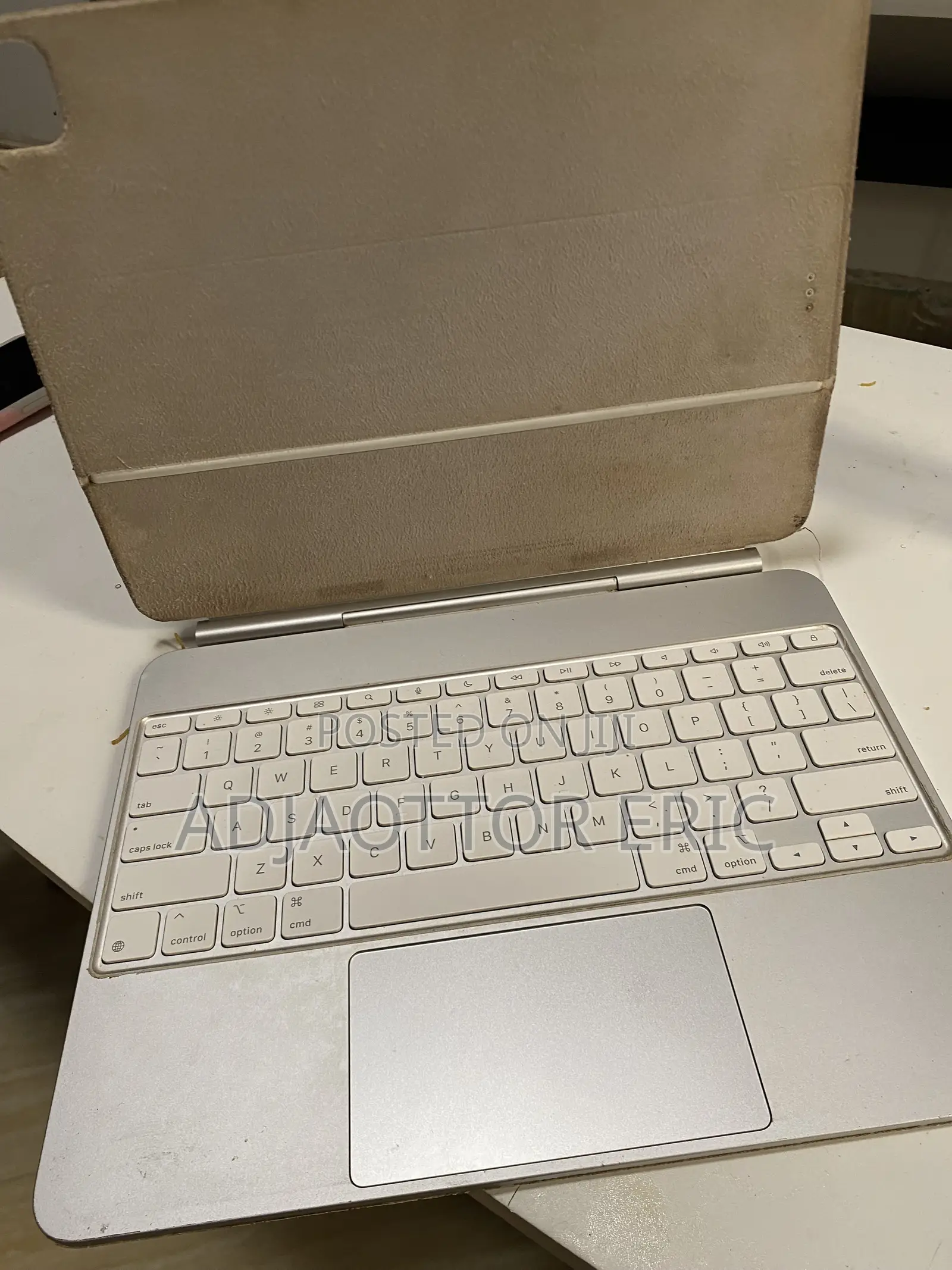 Mack Book Keyboard,neat and in a Good Condition