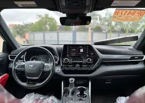 Toyota Highlander XLE 2022 Black