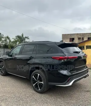 Toyota Highlander XLE 2022 Black