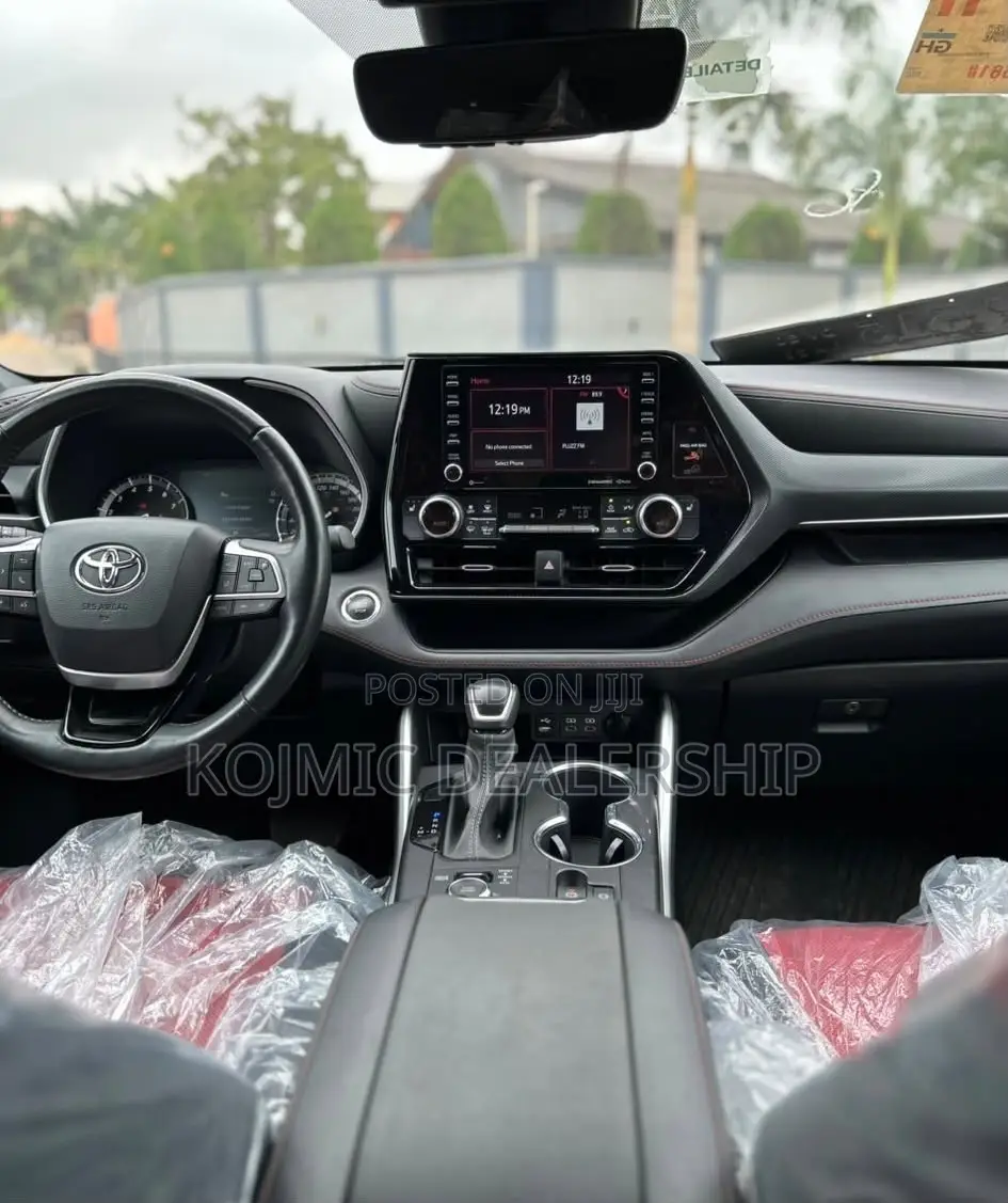 Toyota Highlander XLE 2022 Black