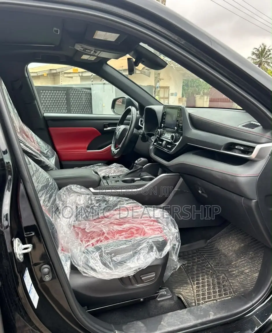 Toyota Highlander XLE 2022 Black