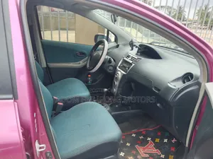 Toyota Vitz 2010
