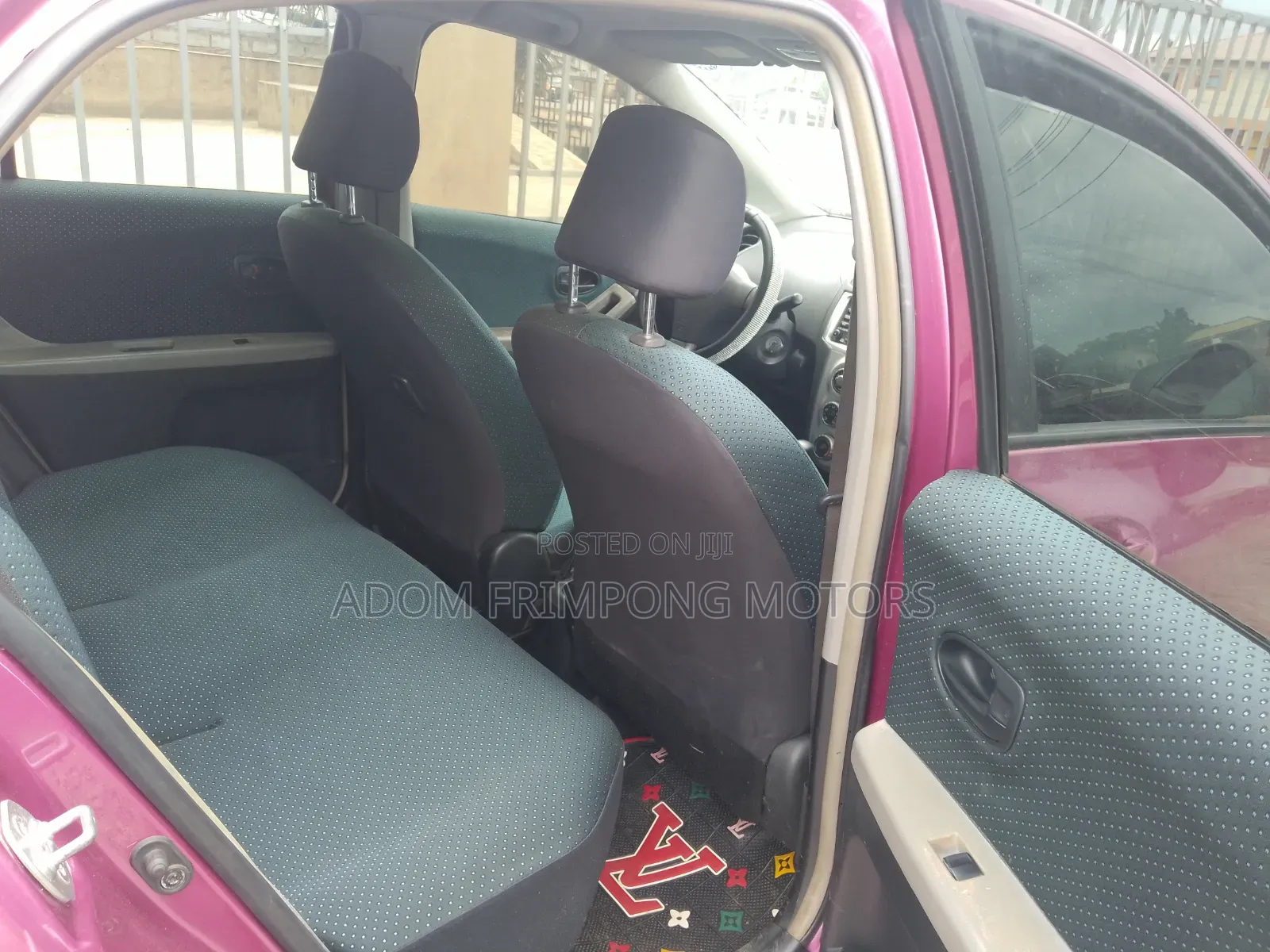 Toyota Vitz 2010