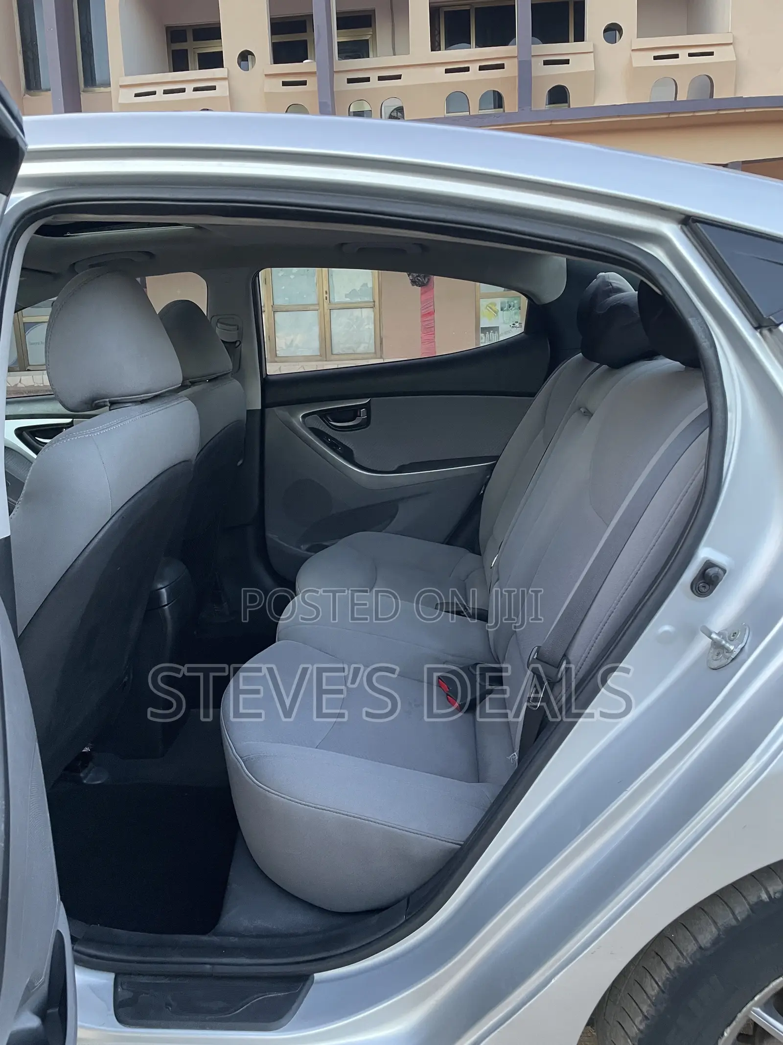 Hyundai Elantra Limited Sedan FWD (1.8L 4cyl 6A) 2013 Silver