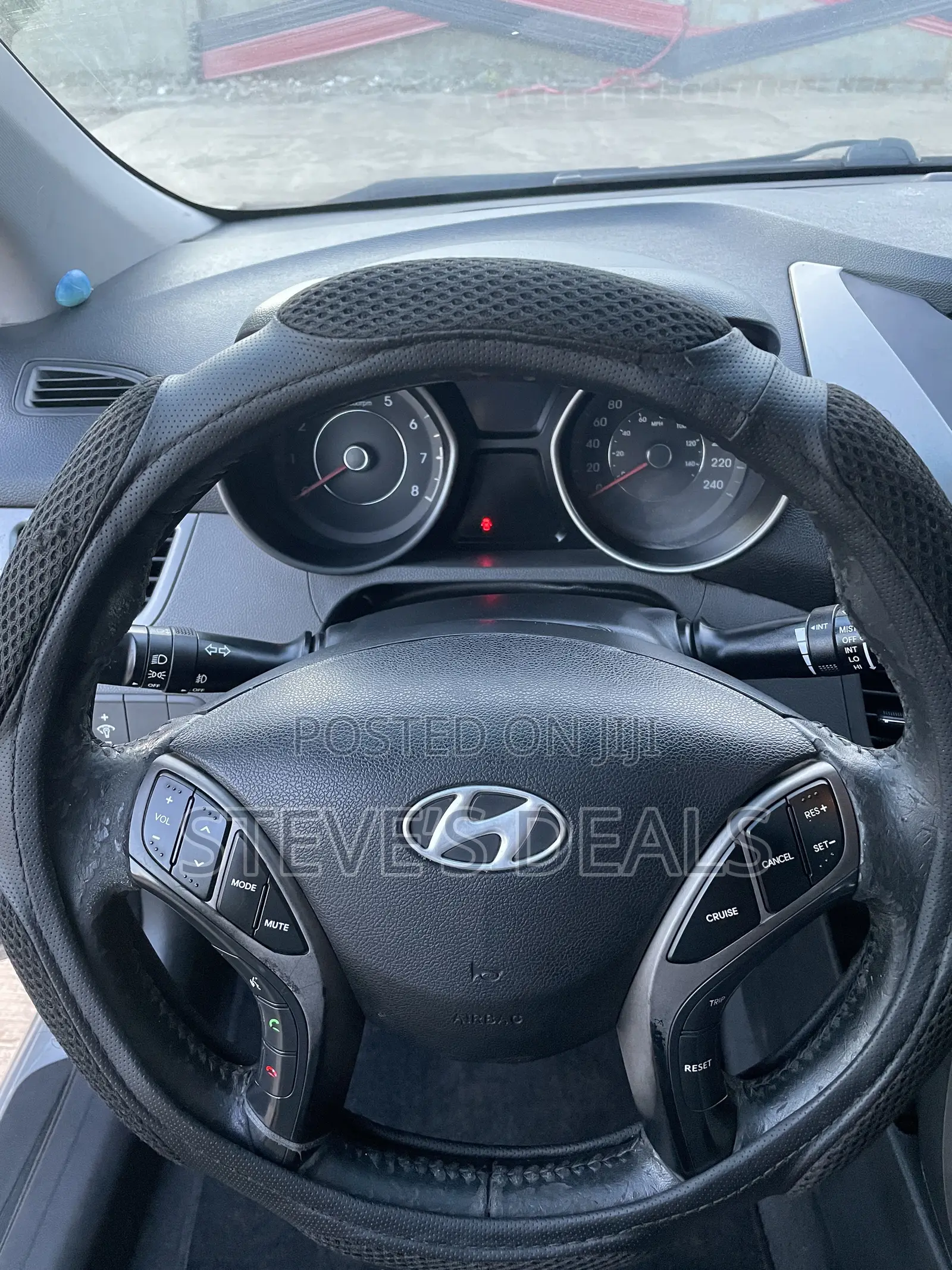 Hyundai Elantra Limited Sedan FWD (1.8L 4cyl 6A) 2013 Silver