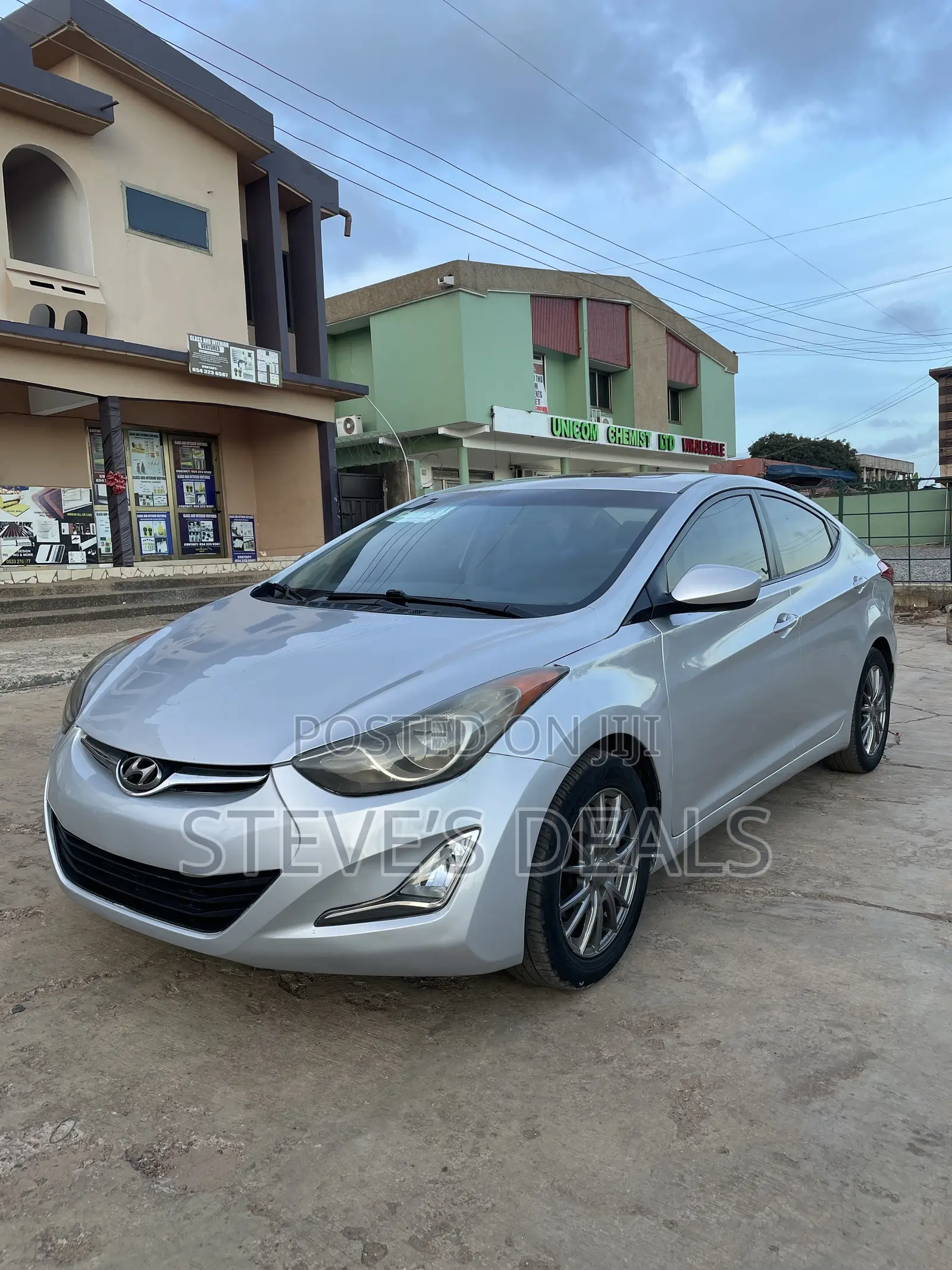 Hyundai Elantra Limited Sedan FWD (1.8L 4cyl 6A) 2013 Silver