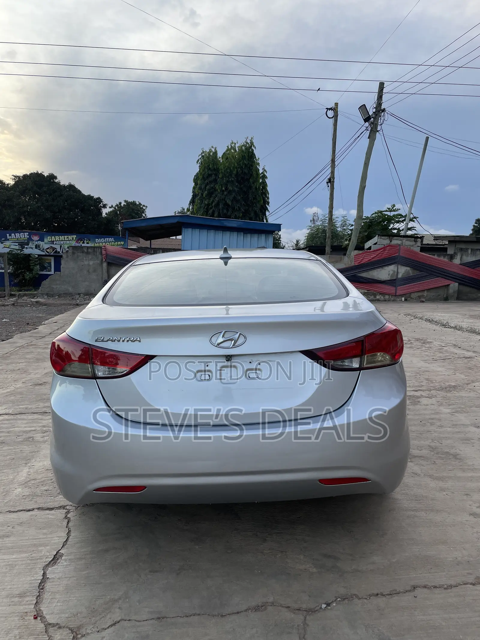 Hyundai Elantra Limited Sedan FWD (1.8L 4cyl 6A) 2013 Silver