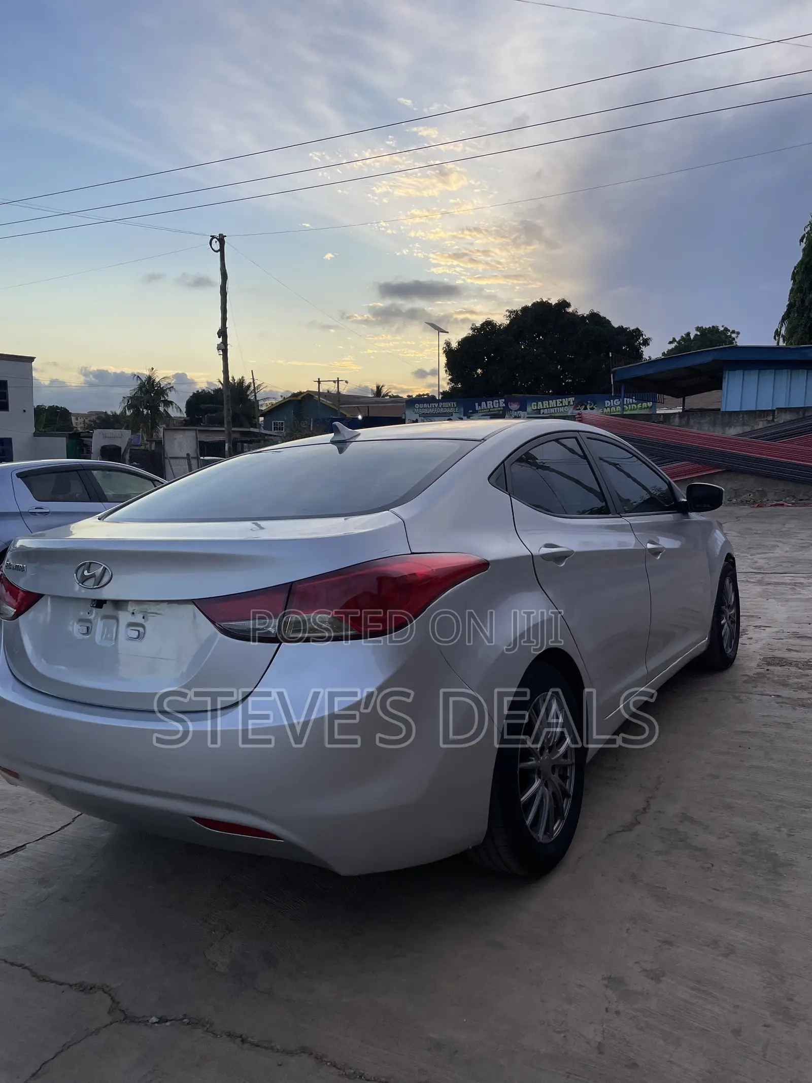 Hyundai Elantra Limited Sedan FWD (1.8L 4cyl 6A) 2013 Silver