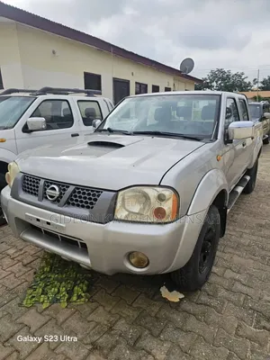 Nissan Hardbody 2009 White