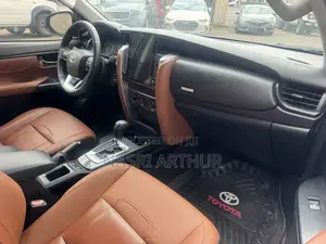 Toyota Fortuner 2.5 D AWD 2024 Black