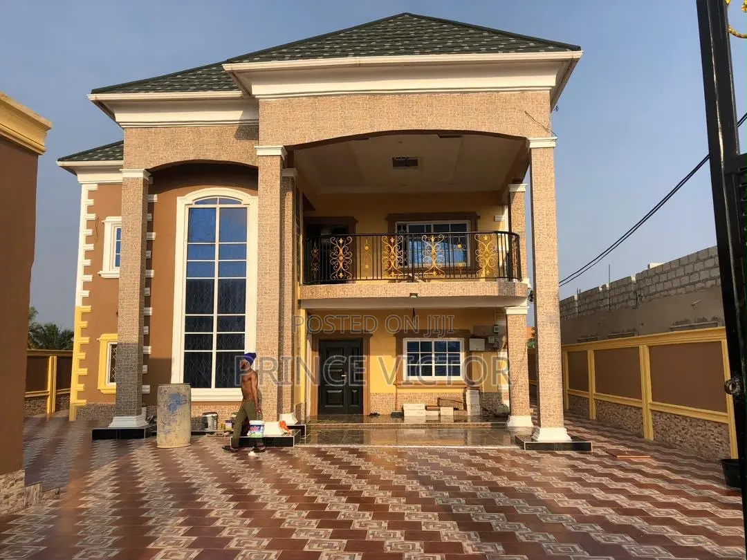 3bdrm Apartment in Dansoman Estate, Keep Fit for sale