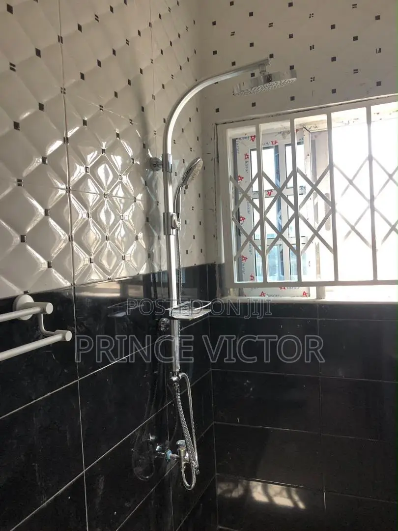 3bdrm Apartment in Dansoman Estate, Keep Fit for sale