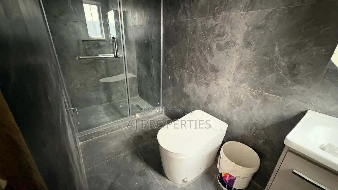 3bdrm House in East Legon for sale