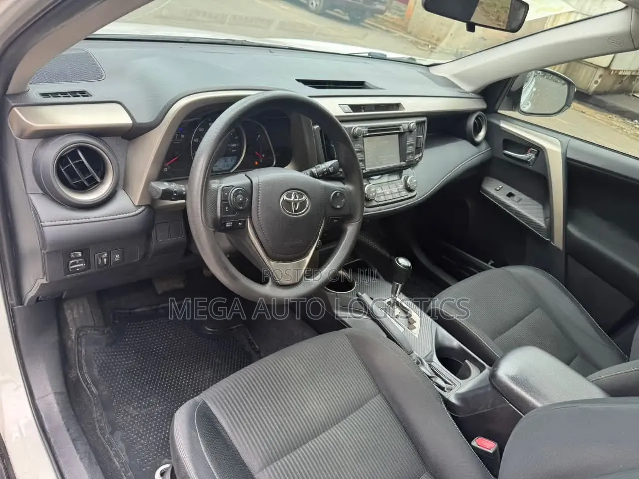 Toyota RAV4 XLE AWD (2.5L 4cyl 6A) 2013 Off white
