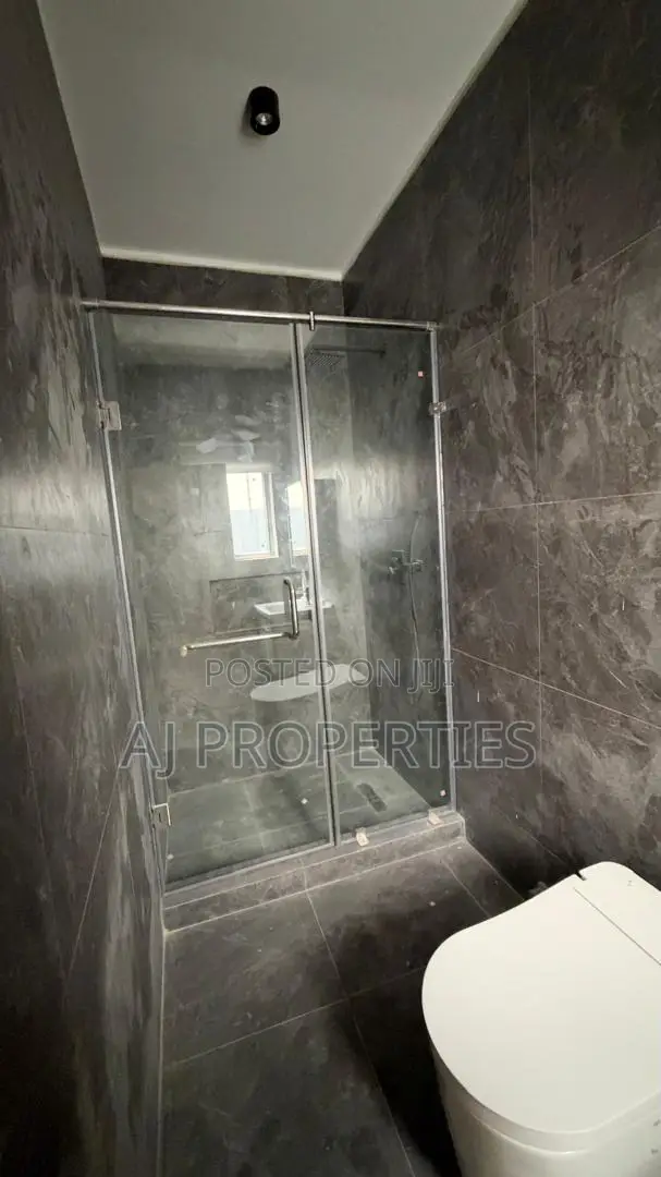 3bdrm House in East Legon for sale
