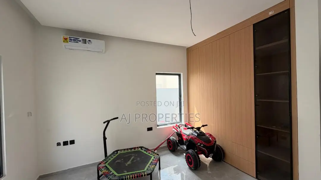 3bdrm House in East Legon for sale