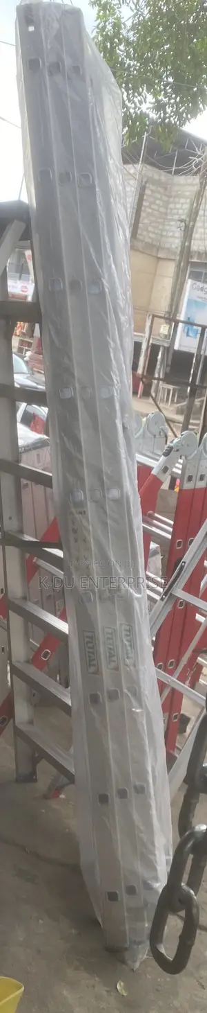 Total 9x3 Extension Ladder