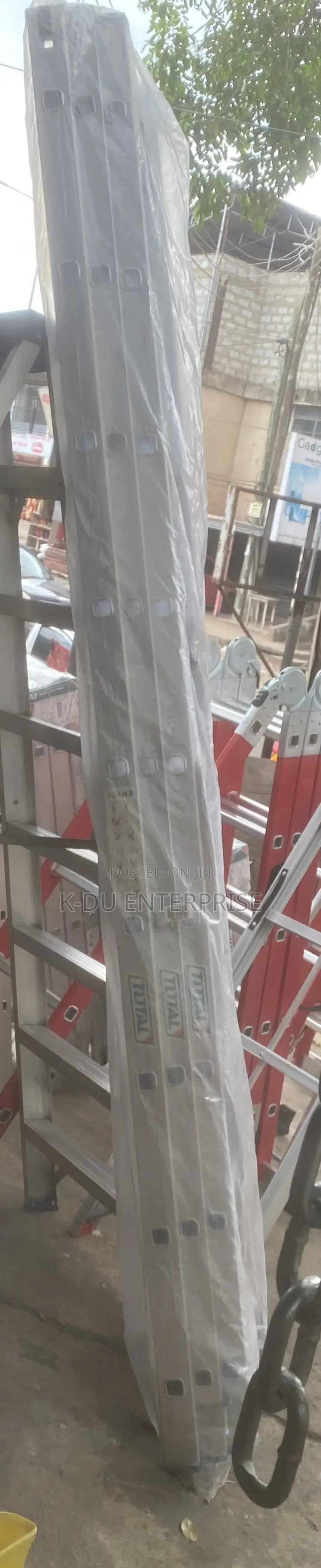 Total 9x3 Extension Ladder