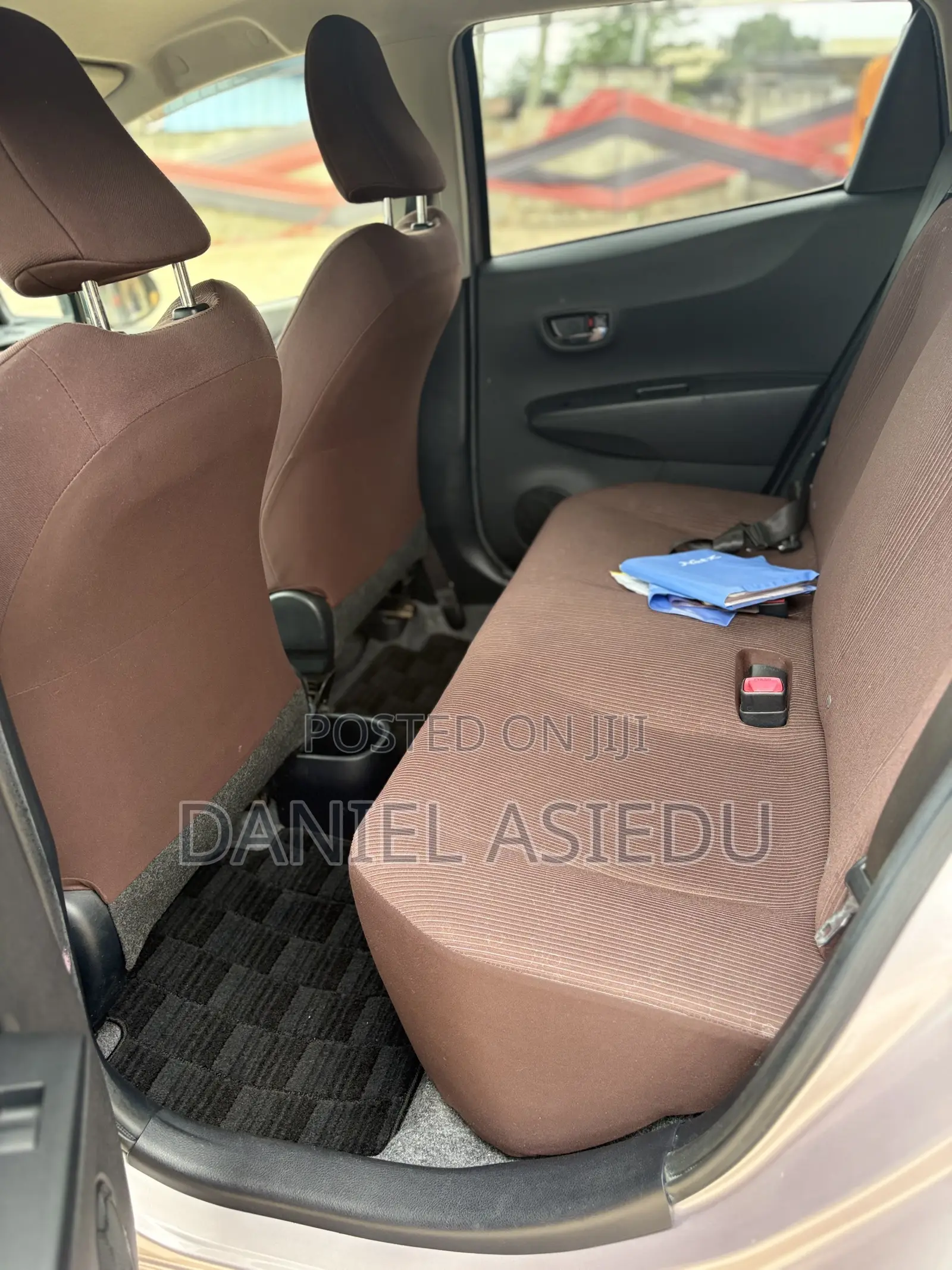 Toyota Vitz 1.3 AWD 3dr 2013 Pink