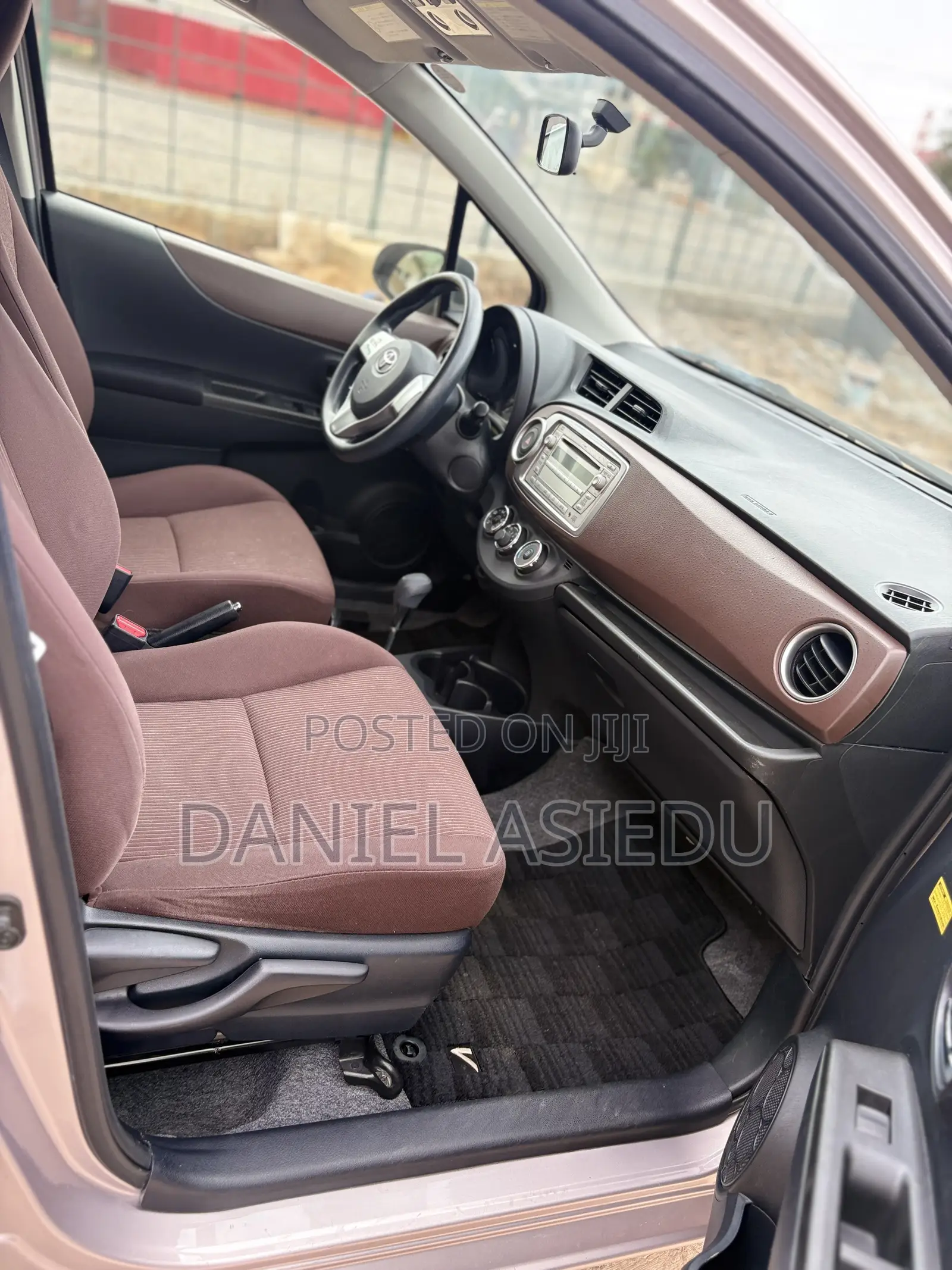 Toyota Vitz 1.3 AWD 3dr 2013 Pink