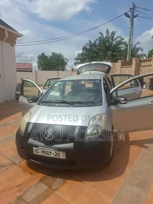 Toyota Vitz 1.0 FWD 3dr 2010 Silver