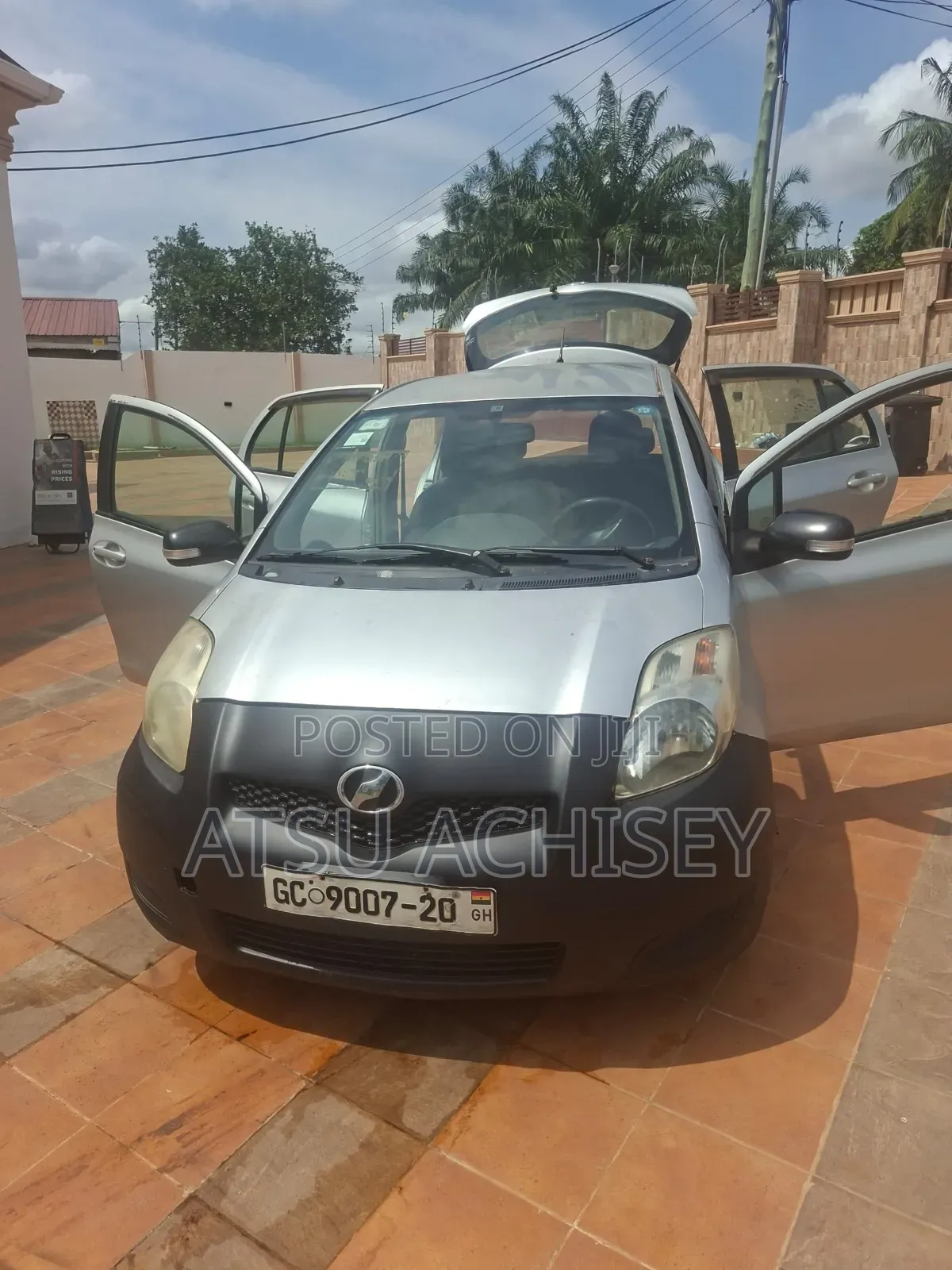Toyota Vitz 1.0 FWD 3dr 2010 Silver