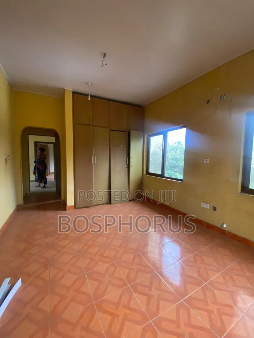 2bdrm Apartment in Sowotuom, Last Stop for rent
