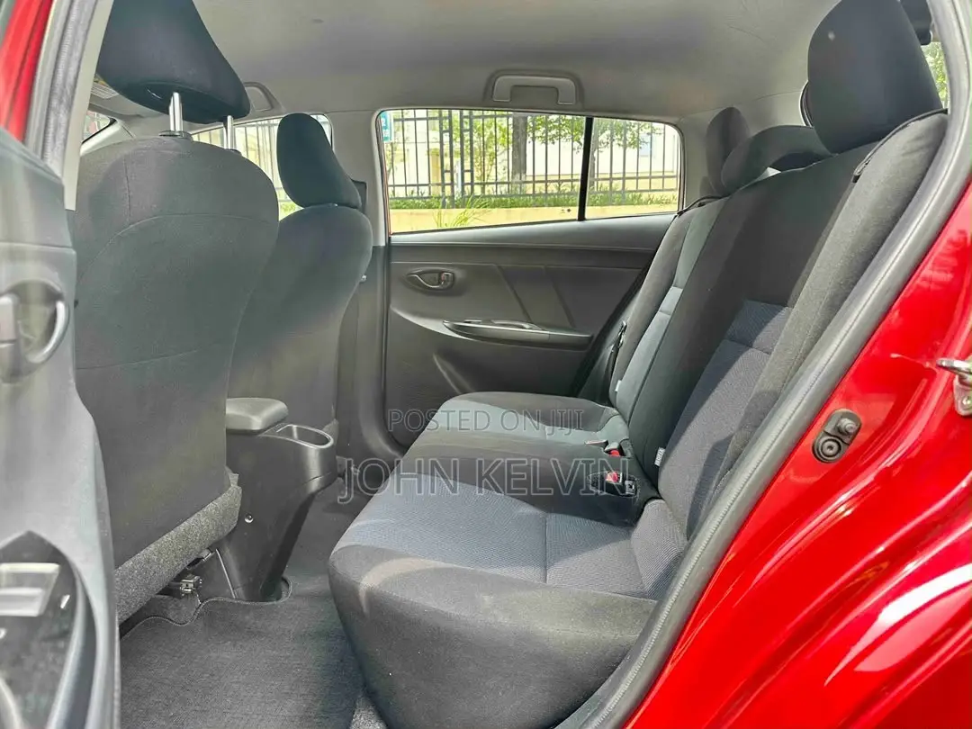 Toyota Yaris LE Hatchback 5dr 2017 Burgundy