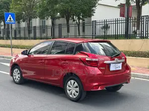 Toyota Yaris LE Hatchback 5dr 2017 Burgundy