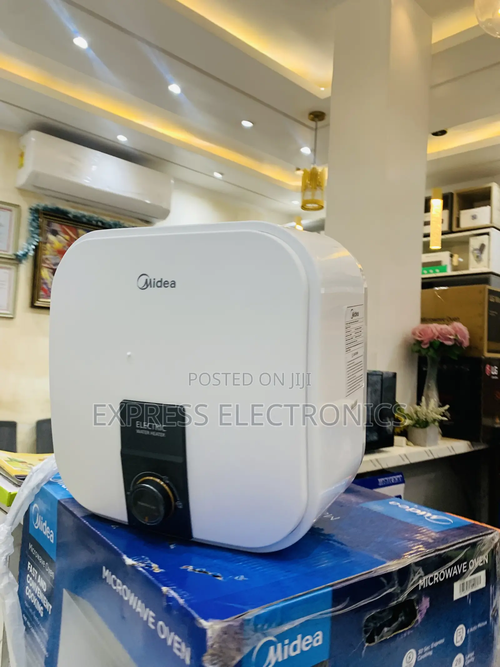 Zealous Sleek Midea 30 LTRS Water Heater (D30-20vd)