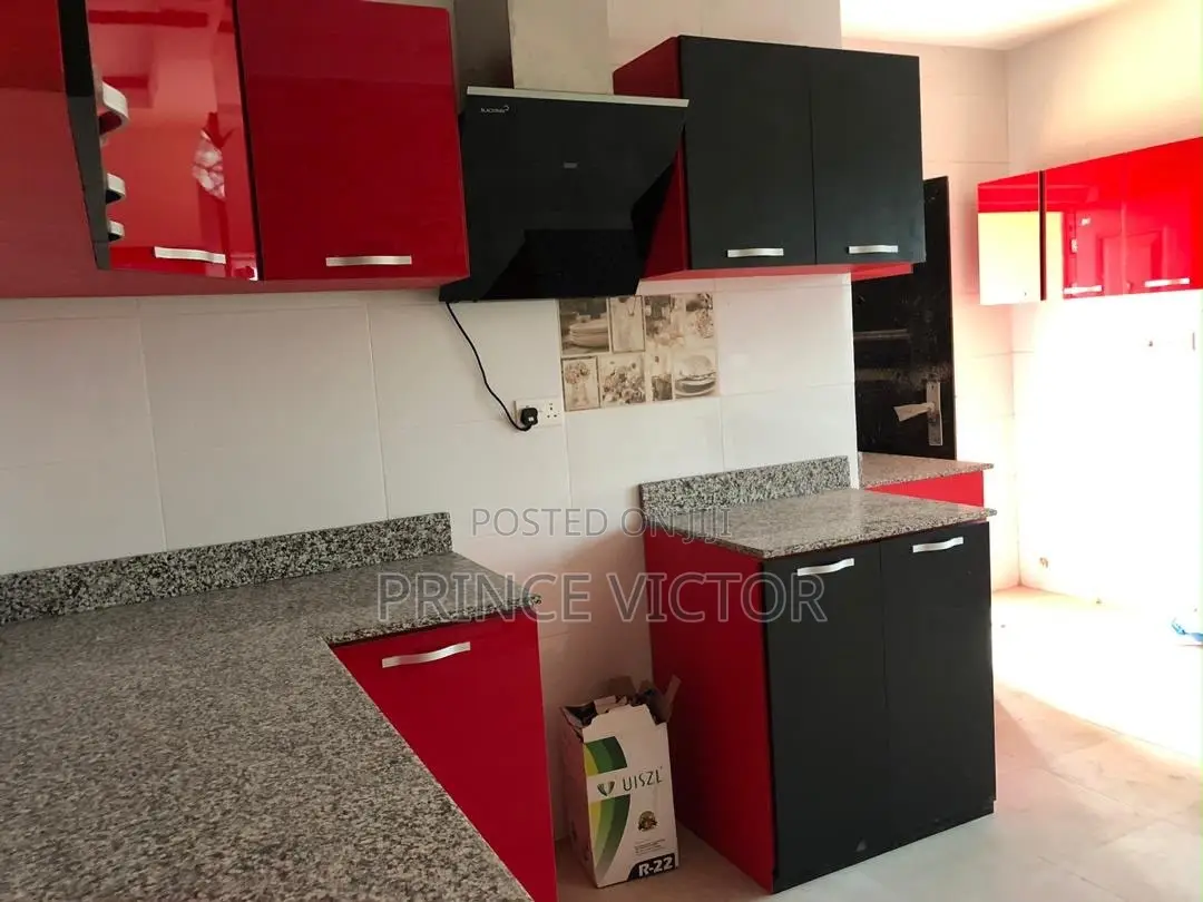 3bdrm Apartment in Dansoman Estate, Keep Fit for sale