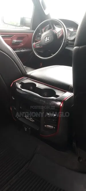 RAM 1500 2020 Gray
