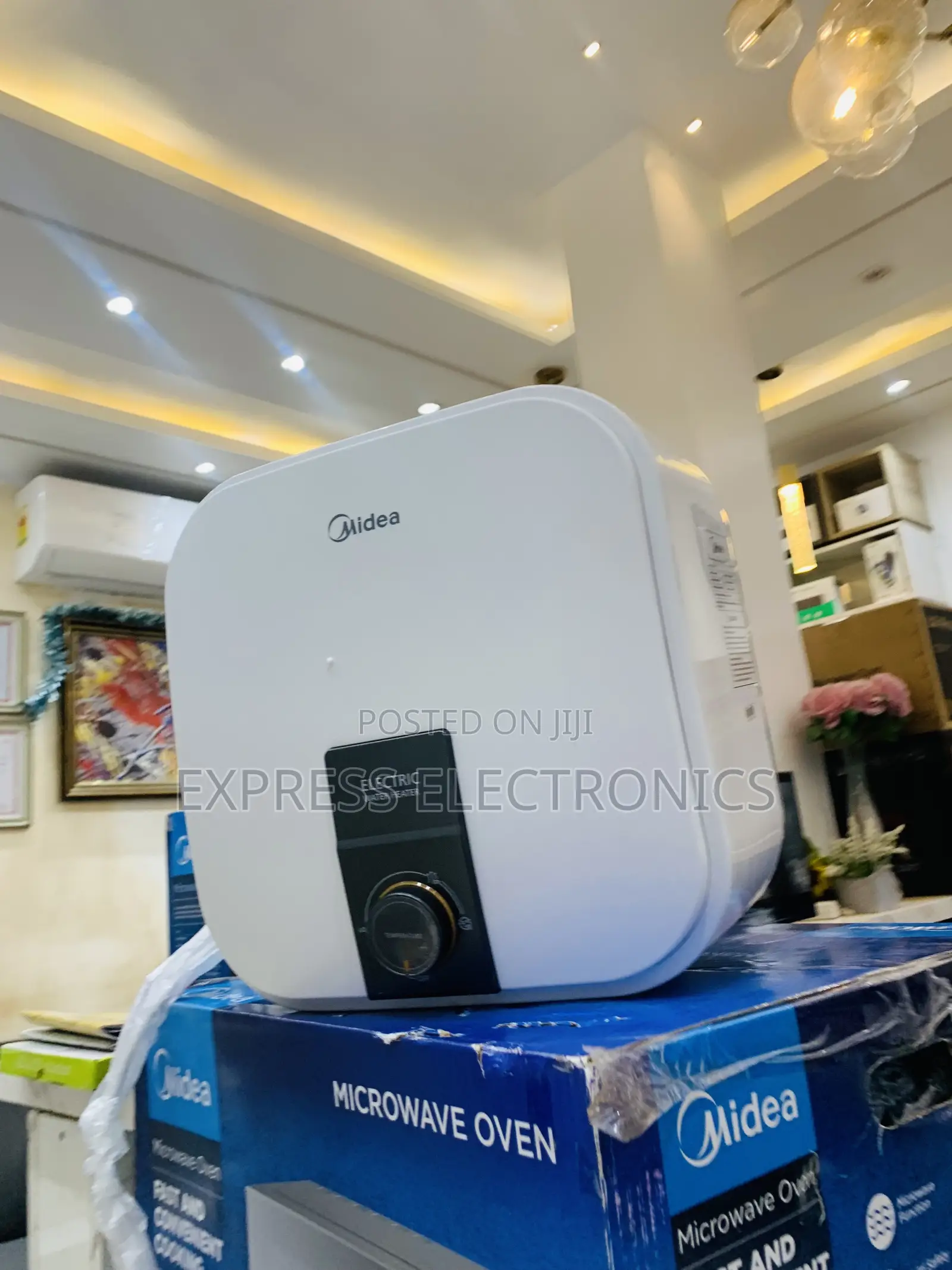 Midea 30 LTRS Water Heater (D30-20VD)highly Recommended