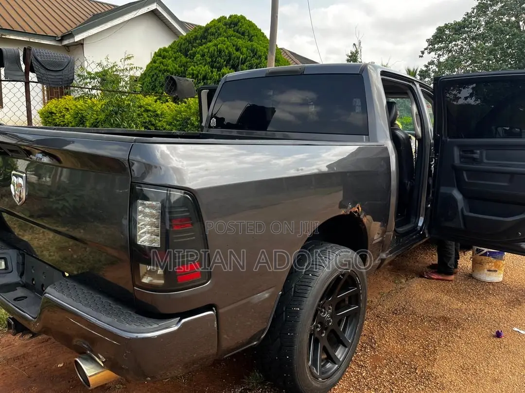 RAM 1500 2014 Matt Black