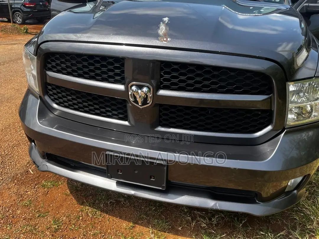 RAM 1500 2014 Matt Black