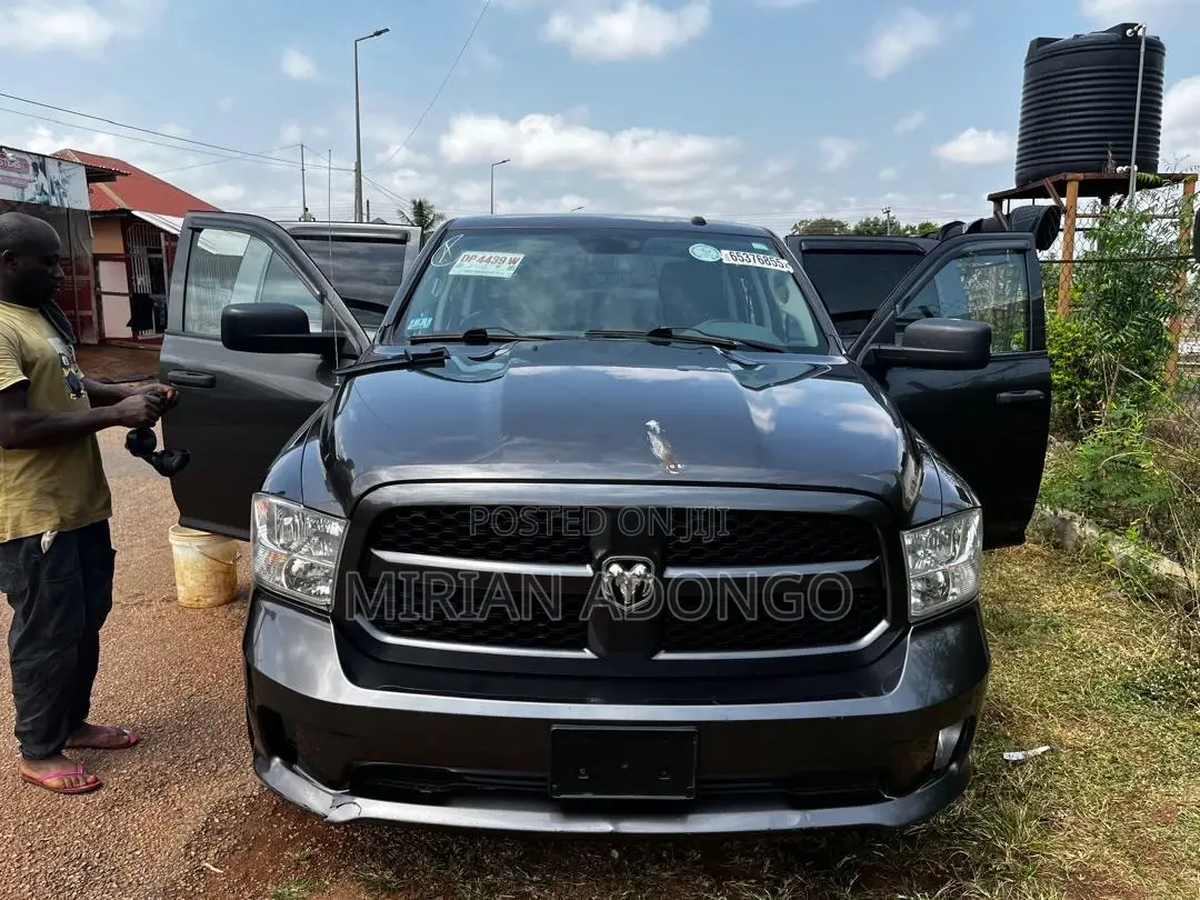 RAM 1500 2014 Matt Black