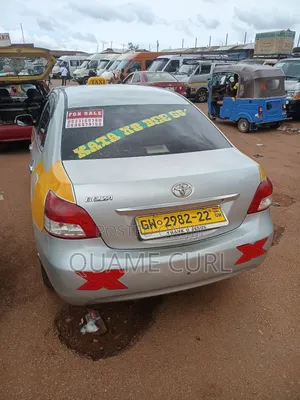 Toyota Belta 2010 Silver