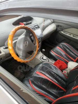 Toyota Belta 2010 Silver