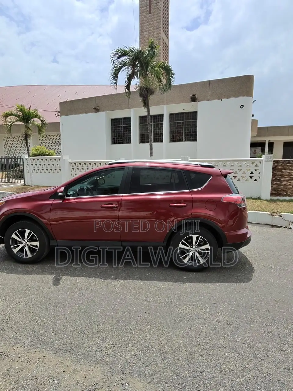 Toyota RAV4 XLE 4dr SUV AWD (2.5L 4cyl 6A) 2018 Red