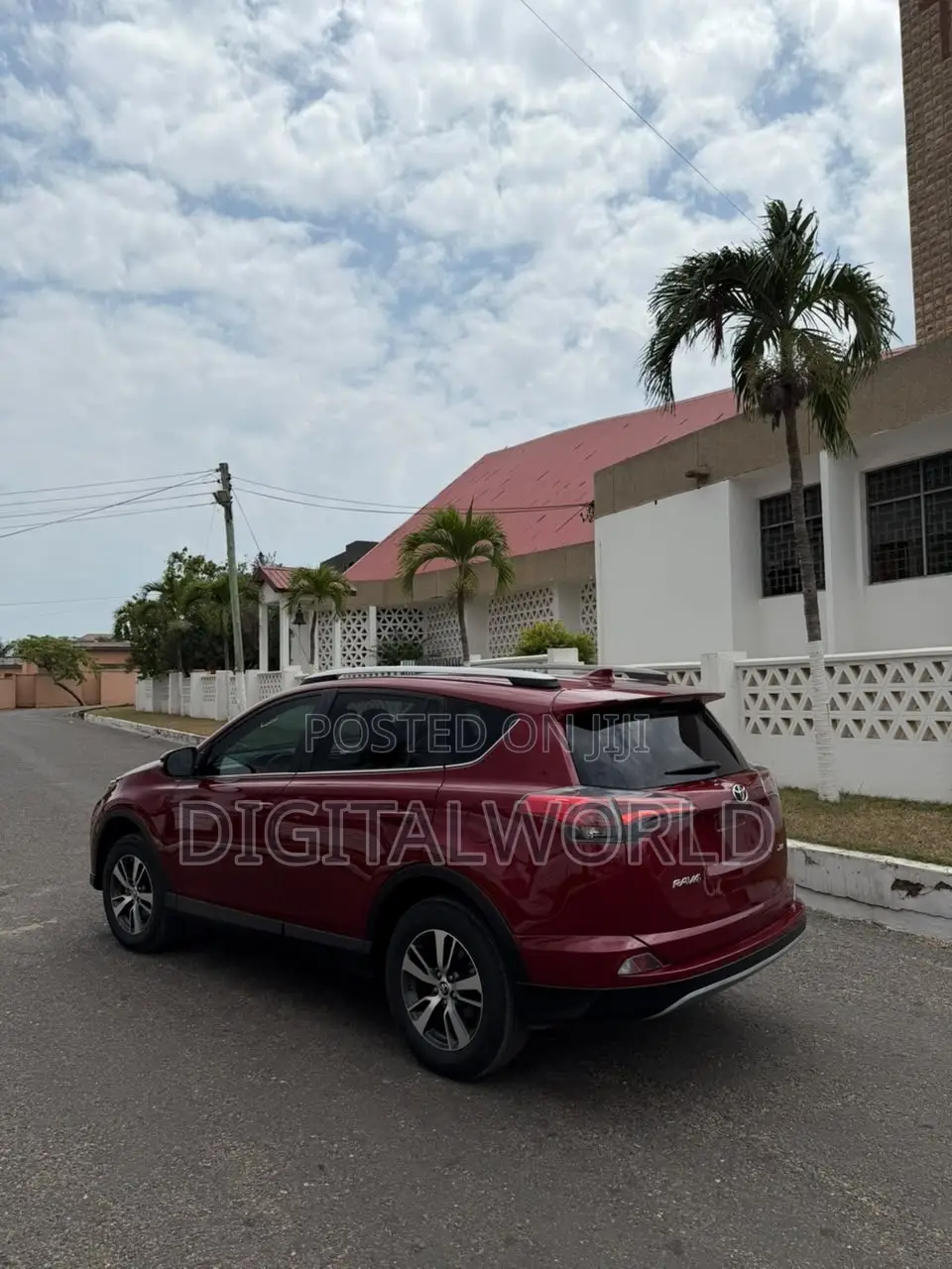 Toyota RAV4 XLE 4dr SUV AWD (2.5L 4cyl 6A) 2018 Red