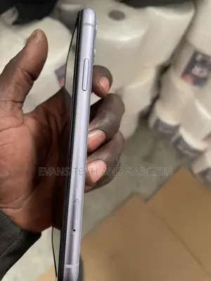 Apple iPhone 11 64 GB Purple