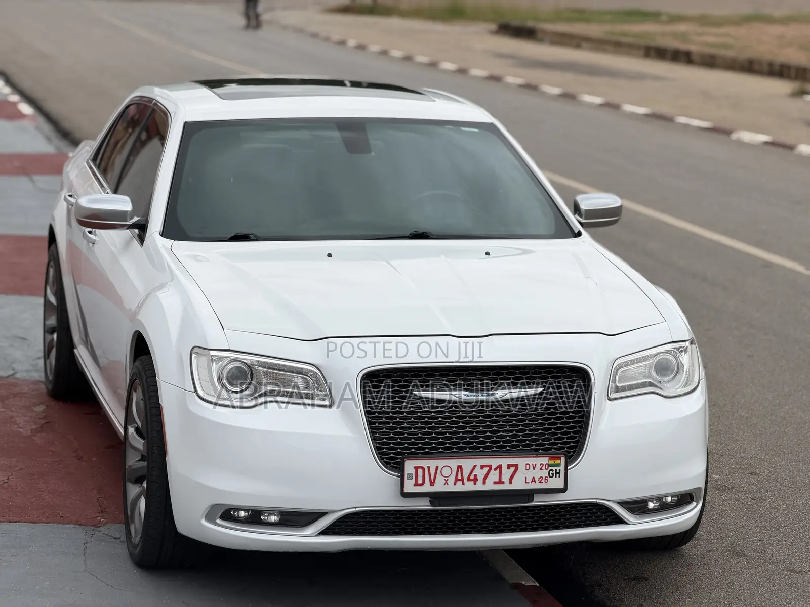 Chrysler 300C Base AWD 2016 Off white