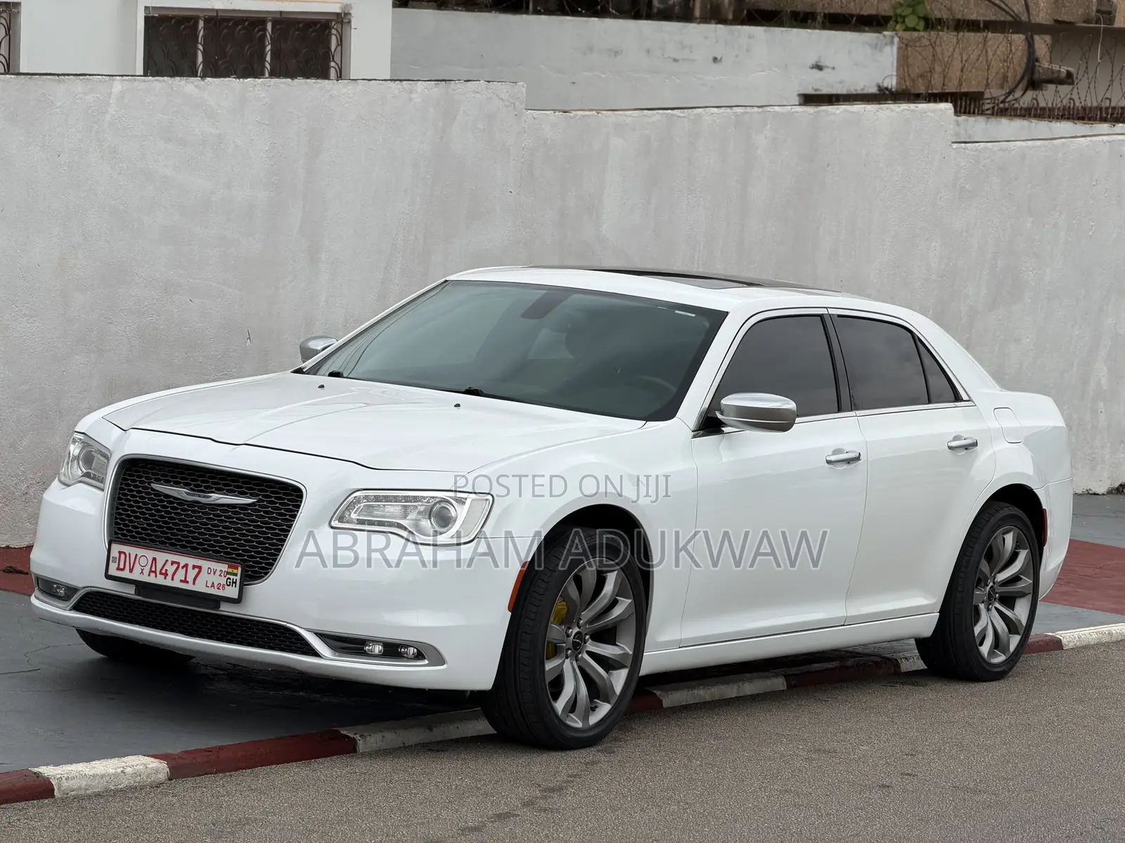 Chrysler 300C Base AWD 2016 Off white