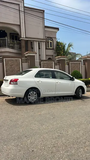 Toyota Belta 2011 White