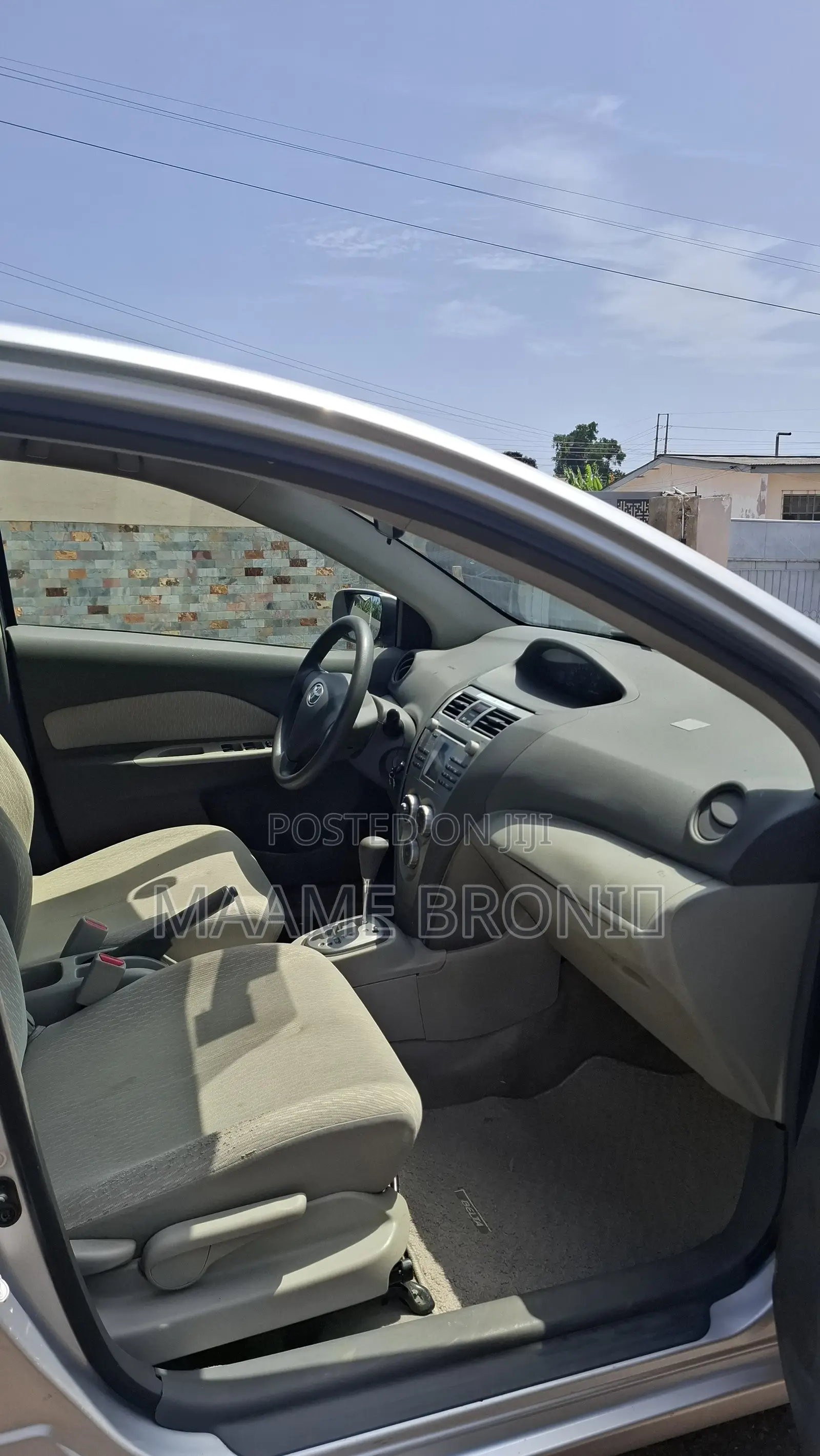 Toyota Belta 2011 Silver