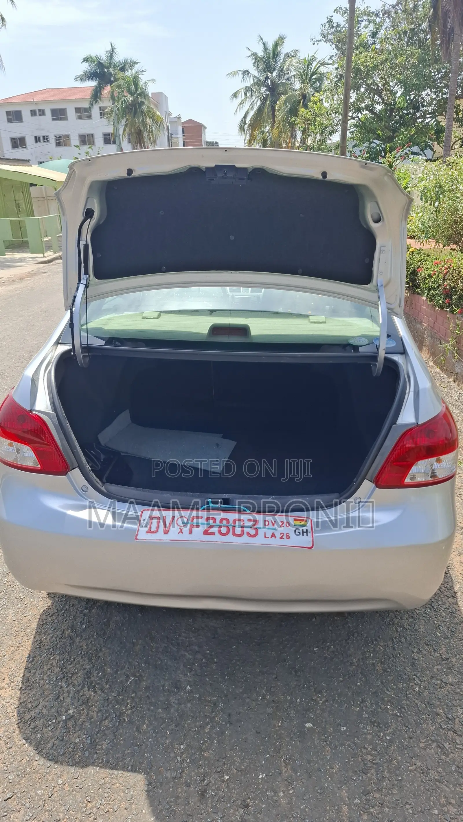 Toyota Belta 2011 Silver
