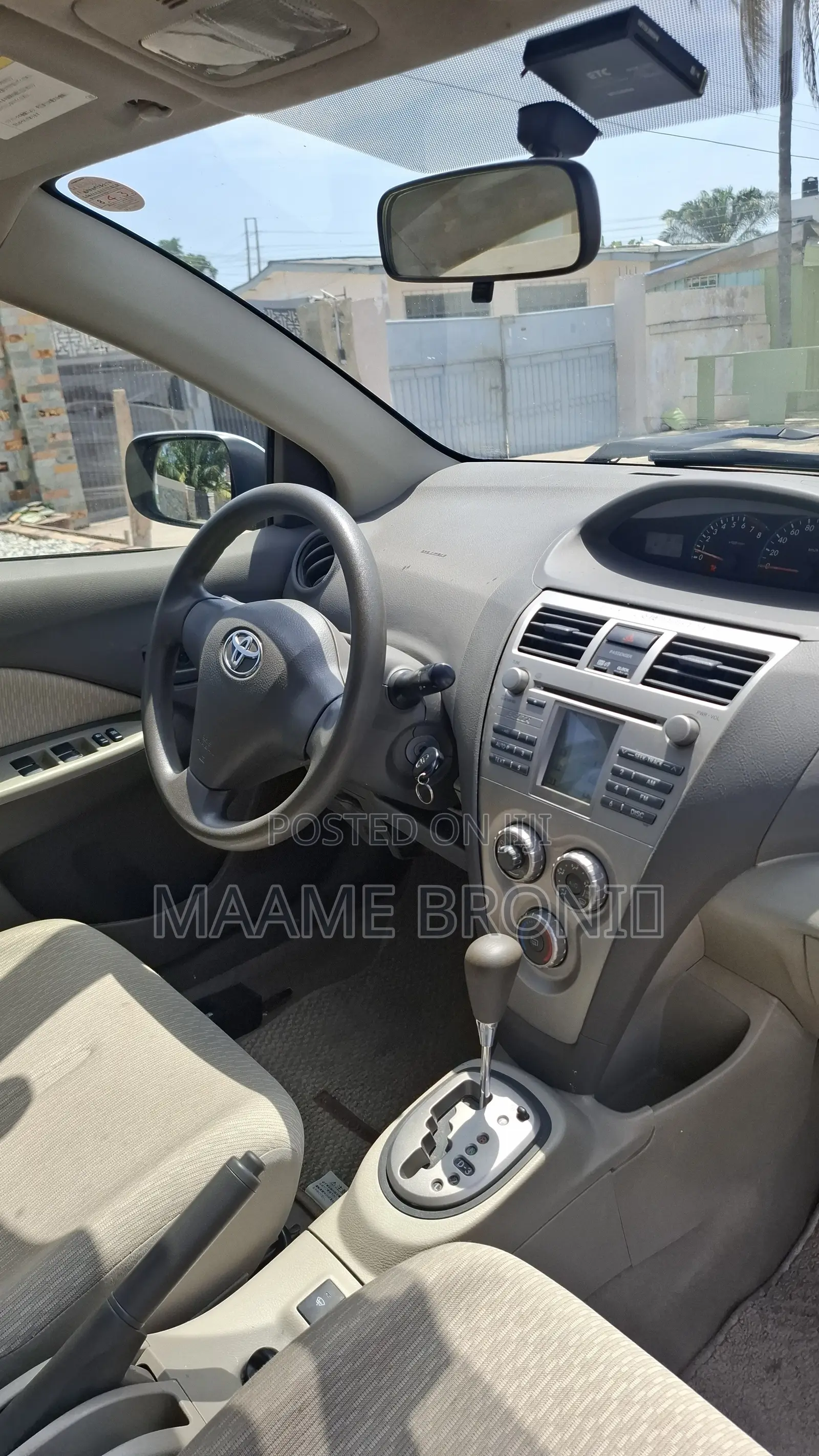 Toyota Belta 2011 Silver